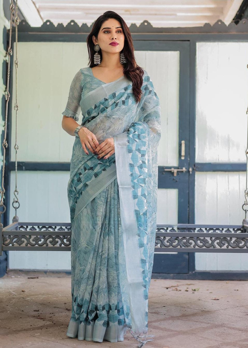 LINEN DIGITAL PRINT SAREE WITH HEVY ZARI PATTA